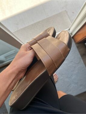 Olukai Slides 10